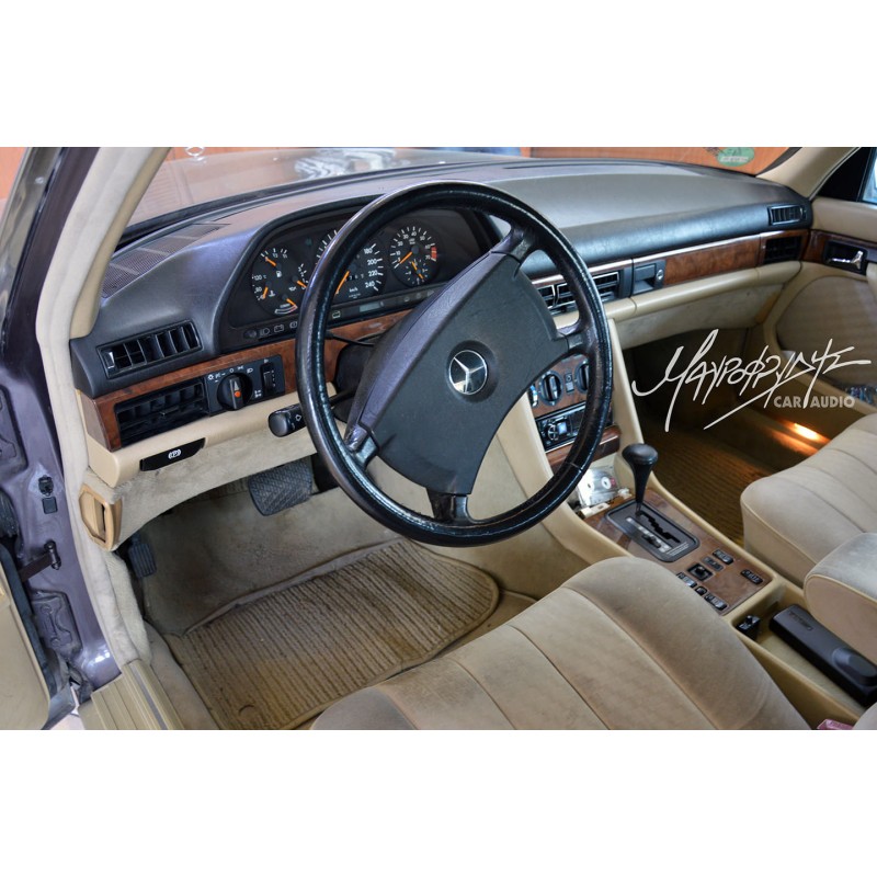 Mercedes-Benz S Class Alpine radio, Rainbow amp & speakers